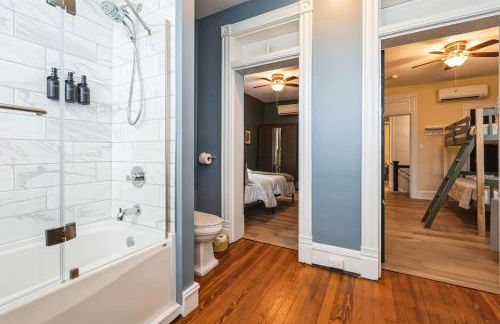 Fan District Charm 4BR Retreat Walk to Carytown - Foto 35