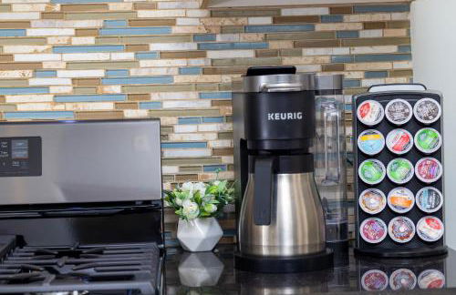 Pasadena Charming Vacation Home with Hot Jacuzzi - Photo 61