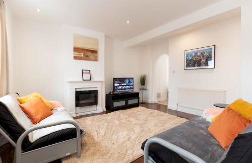 Pass the Keys 2BR House Garden Sleeps 6 Elizabeth Line - Foto 2