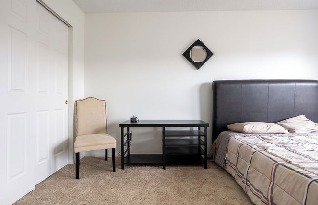 Spacious 4BR Home With Pool in Indianapolis - Foto 52