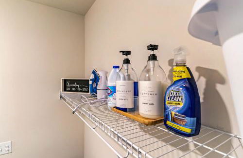 Special Deal! Raleigh Luxe Family Retreat, 15 Min to Downtown, Kids Gear, Fast WiFi for WFH, EV & Pet Friendly - Foto 42