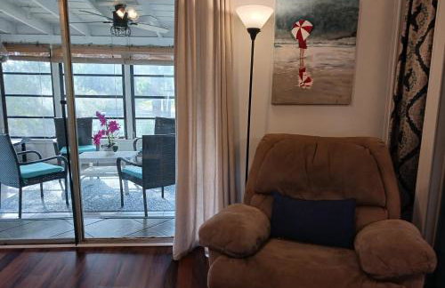 Dog Friendly-Short Walk to Beach-Canal Front-Screened Porch-Peaceful - Foto 46