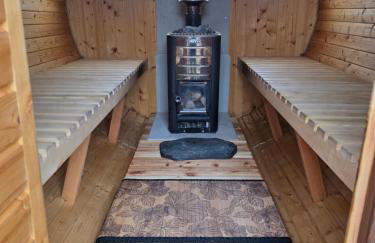 Drewniany Zakątek z sauną i jacuzzi - Foto 8