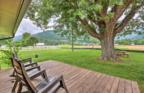 Campbell Retreat in Maggie Valley with Deck! - Foto 34