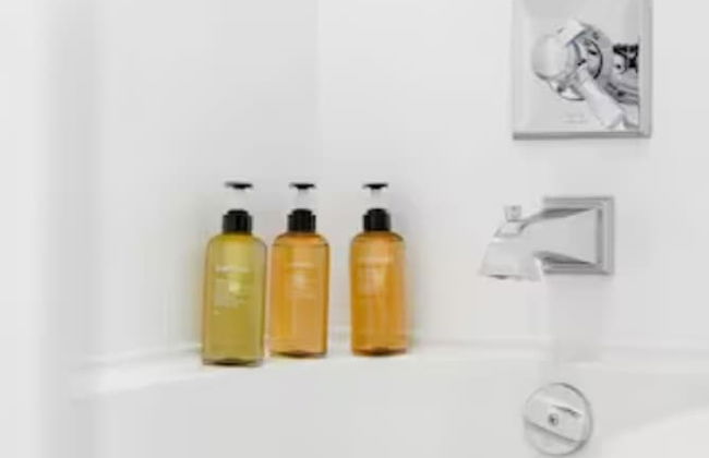 Modern 4BR Penthouse With Lake Views - Foto 27