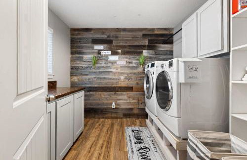 DFW Mid-Cities Oasis with Pool, Hot Tub and Fire Pit - Photo 19