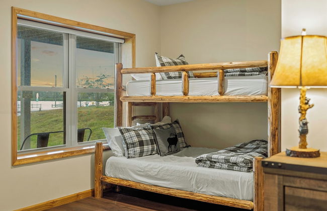 Pocono Paradise by Avantstay Lakeside Retreat, Hot Tub, Game Room, Near Beach - Foto 25