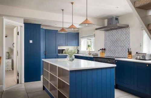 Stanway House, 8 bedroom, 8 Bath - Photo 1