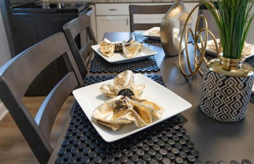 Soaking tub w Washer and Dryer, WiFi - Foto 30