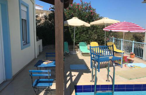 Breathtaking sea and Mountain views with Private pool, Peace full relaxing Villa with WiFi near Shops and Restaurants - Photo 7