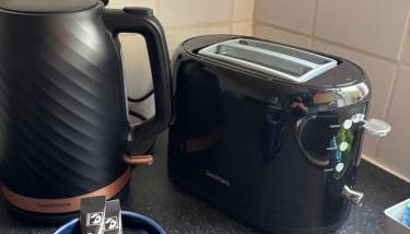 Garrick's Suite-Home away from Home- suitable for couples retreat, Contractors and NHS- free parking - Foto 5