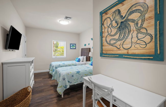 Sardinia Vacation Rental: Delightful Coastal Home near Vanderbilt Beach. Relax in a Private Pool and Spacious 4-BR Retreat with Modern Amenities. Ideal for Families. Minutes from Mercato and Local Attractions - Foto 3