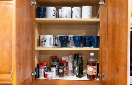 Spacious 3-Bedroom Villa with Heated Saltwater Pool and Fenced Yard in Oakland Park - Foto 46