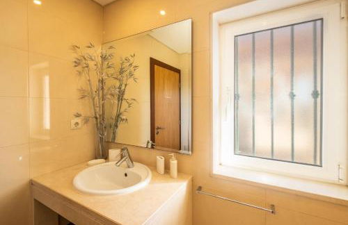 Villa Cordeiro - Heated Pool - Free wi-fi - Air Con - Foto 29