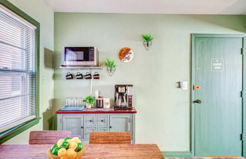 Top Rated Condo - Historic Location - Foto 5