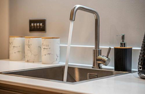 Luxury 2BR Penthouse-1, Private Terrace, City Center, Free Parking - Foto 33