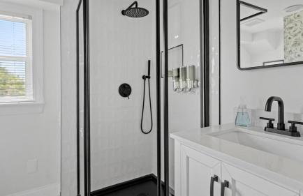 Newport Beach House with Huge Yard - Foto 22