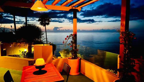 Villa con piscina climatizada y vistas al mar - Foto 3