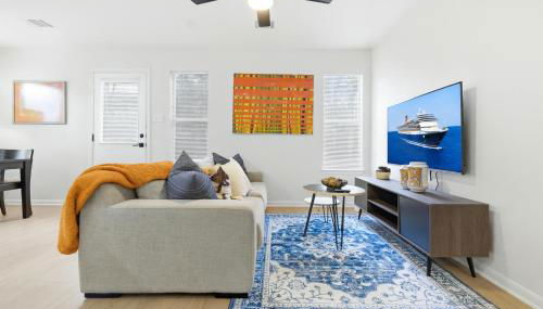 Walk to SXSW Venue, 2025 New Build Beauty at UT, Downtown, King Beds - Foto 2