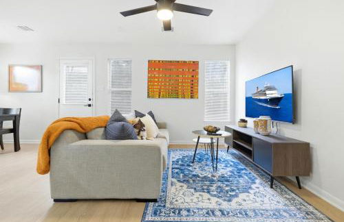 Walk to SXSW Venue, 2025 New Build Beauty at UT, Downtown, King Beds - Foto 2