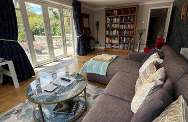 The Nook located in a beautiful garden setting with parking - Foto 4