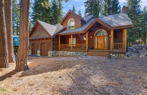 Fox Crossing at Tahoe Donner by Tahoe Getaways - 3BR Vacation Rental w Forested Views & HOA Amenities! - Foto 1