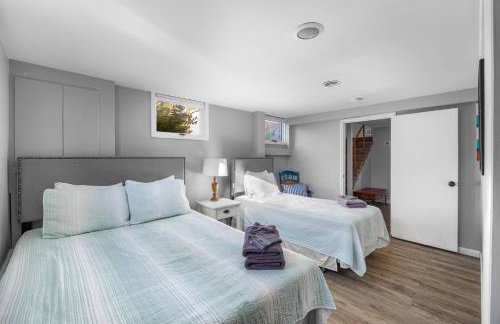 Waterfront retreat w/ wraparound deck & BBQ - Foto 67