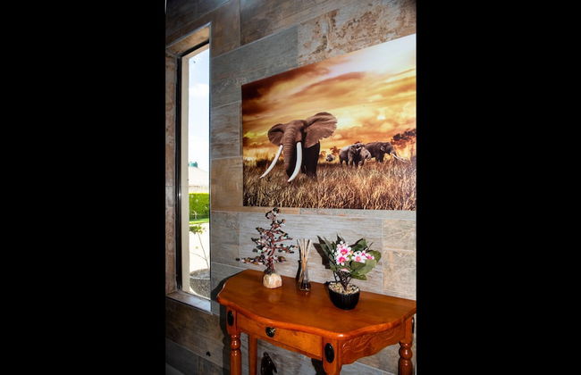 Lusaka Luxe: Your Private Oasis Awaits in the Heart of Zambia - Foto 13