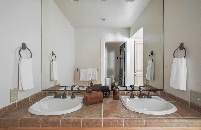 Marillac by Avantstay Gorgeous Ski Cabin w/ Balcony & Patio - Photo 13