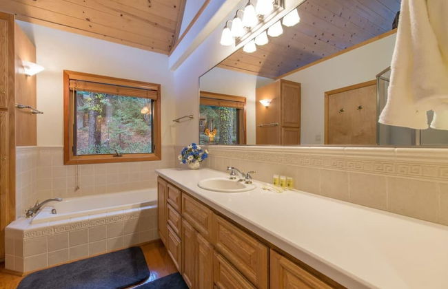 Musketeer by Avantstay Family Friendly Home In Tahoe Swiss Village! - Foto 13