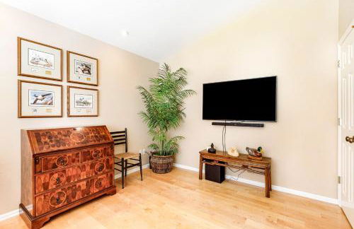 Misty Lady at Water's Edge - Foto 15