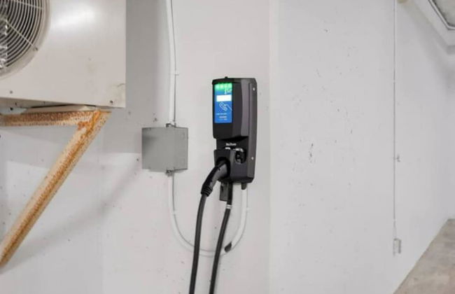 Harrison Lake Pets Welcome 3BR Suite - Photo 39