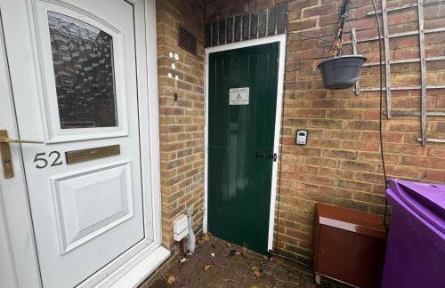 Cosy 2 Bedroom Canary Wharf House with Private Garden - Foto 26
