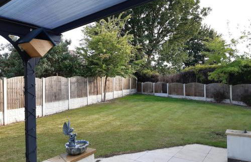 Spacious modern three Bedroom Bungalow ample parking - Foto 33