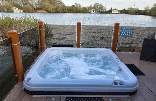 Rachels Luxury Tattershall Hot Tub & Fishing Retreat - Foto 1