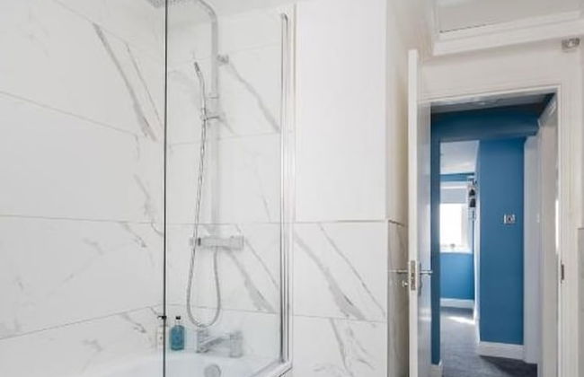 Designer Retreat 5 Location Balcony Parking - Photo 20