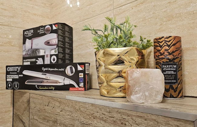 2 Bed Apartment in Zyrardow - Photo 32