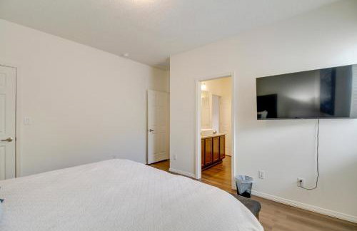 3 Mi to Old Town Albuquerque Townhome with Yard! - Photo 10