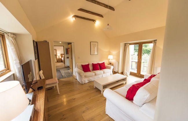 Whitley Coach House - Photo 18