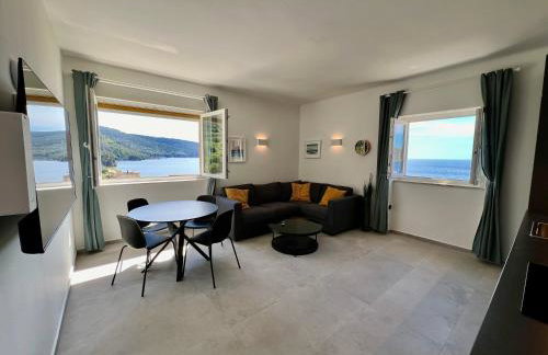 Newly Refurbished Komiza Haven - Photo 4