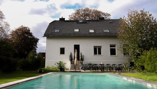 Haus mit Pool, Garten und Gym in Berlin - Photo 3, Garden, Garden view