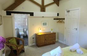 The Lodge a beautiful barn conversion with 3 ensuite bedrooms on the edge of Cannock Chase - Foto 11