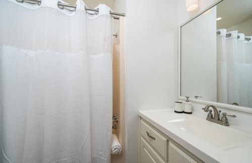 Bay House Condos by Miss Kitty’s - Foto 32