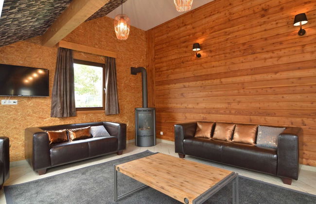 Gorgeous Holiday Home in Waimes With In-house Theatre & Pool - Photo 13