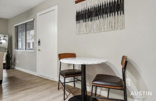 Amenity Heavy Serene Apt in Convenient Location - Photo 41