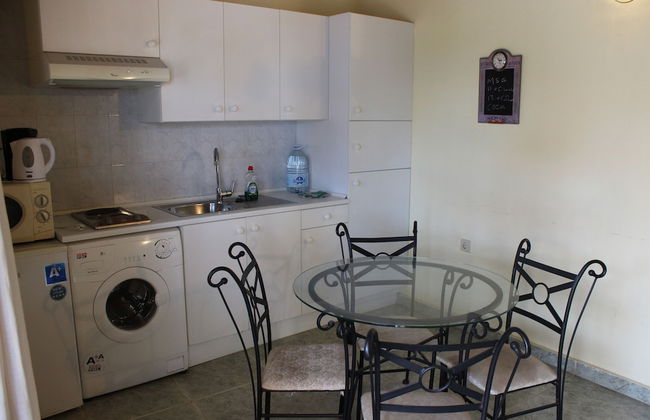 Rustic 1-bed Bungalow in Parque Holandés - Photo 6