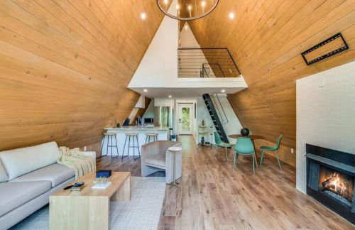 Modern A-Frame Cabin by Rip Van Winkle with Hot Tub - Foto 14