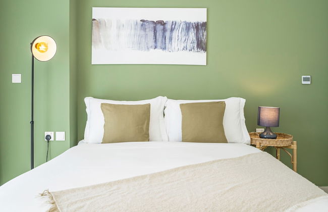 HomesGetaway-2BR Apt in 1 Residences - Photo 14