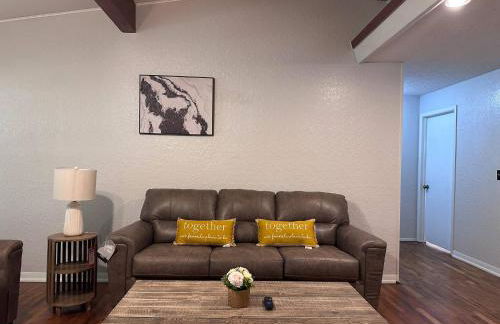 Comfy 3br/2ba steps away from Marian Day grounds - Foto 2