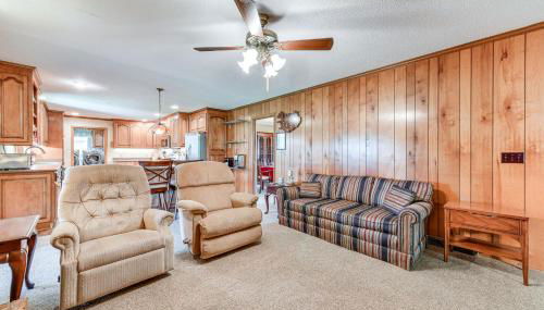 Spacious Mount Pleasant Home with Grill and Yard! - Foto 4